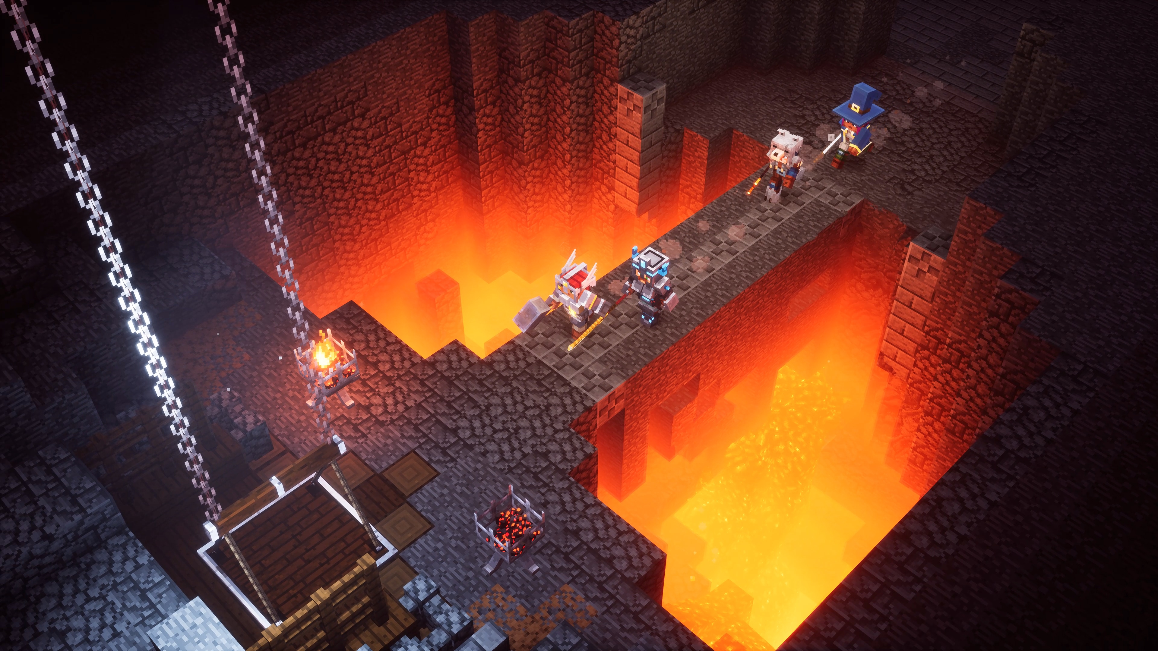 4 jugadores de Minecraft Dungeon cruzan un puente sobre lava en una mazmorra oscura